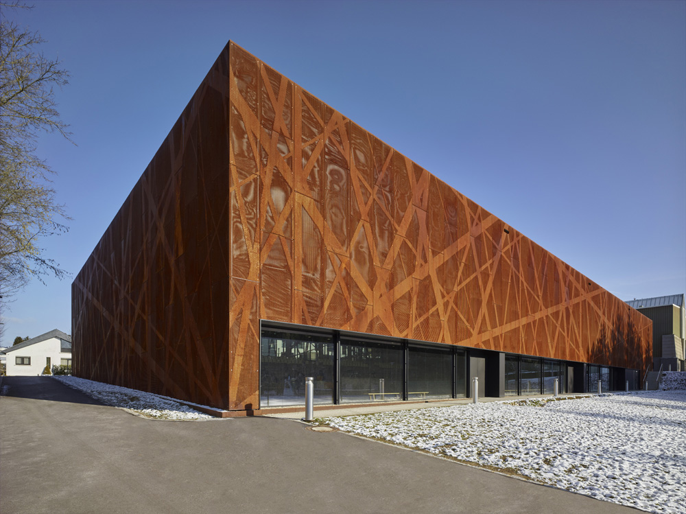 2	Hall des Sports Bridel